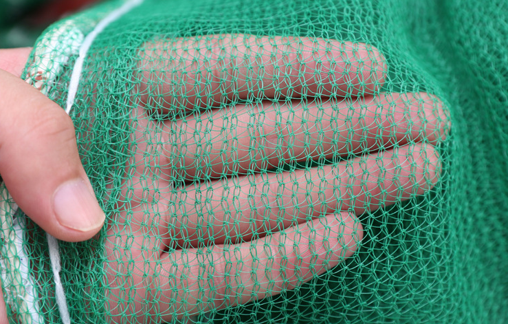 Safety net for balcony and roof protection